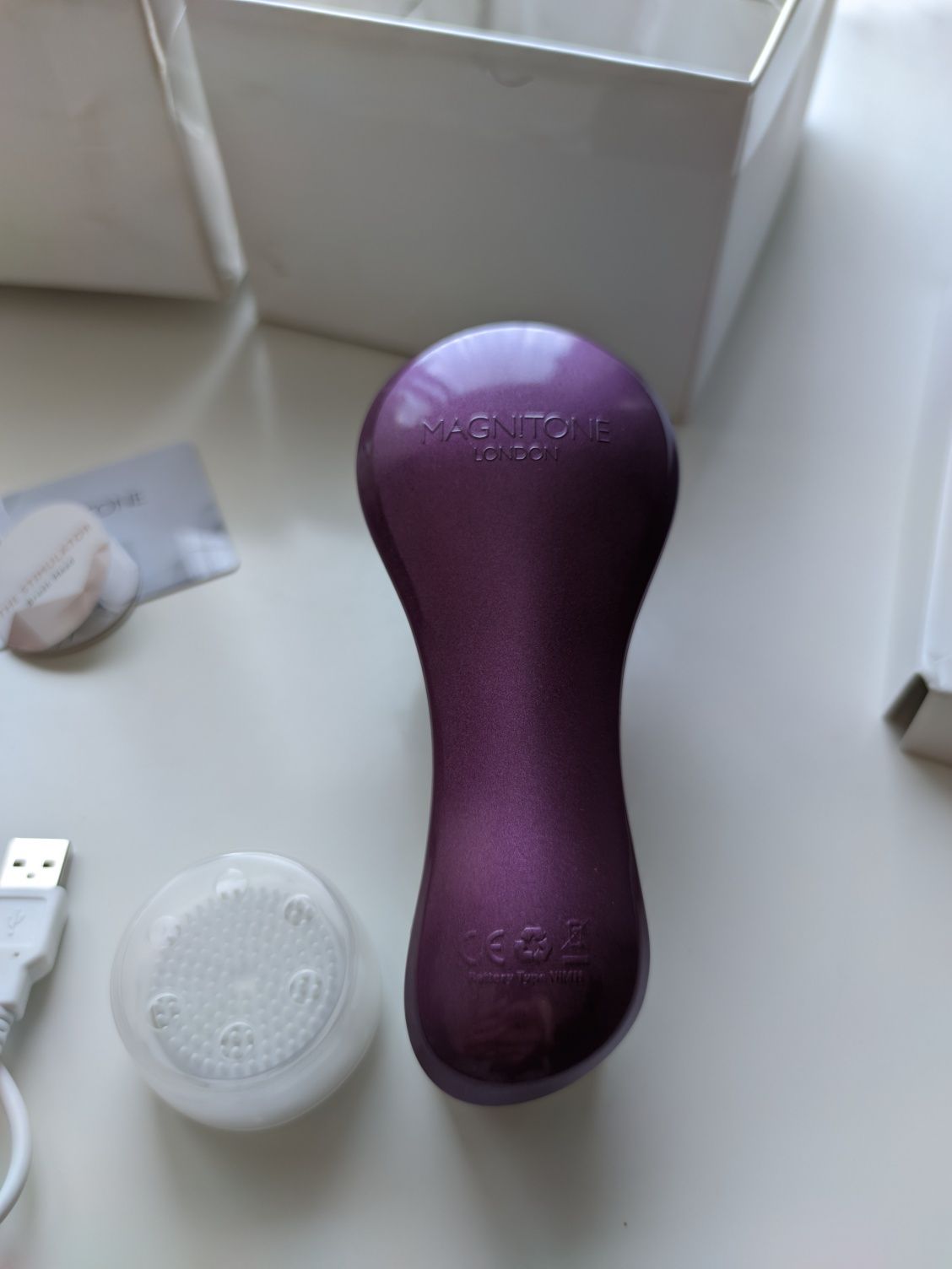 Аппарат для чистки лица Magnitone Barefaced FACIAL CLEANSE BRUSH