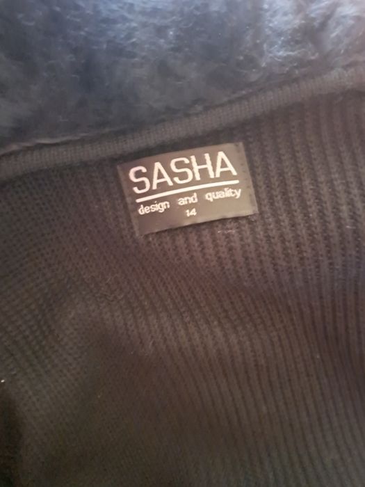 SASHA Design czarny kardigan z futrzanym kołnierzem wełna r. 42