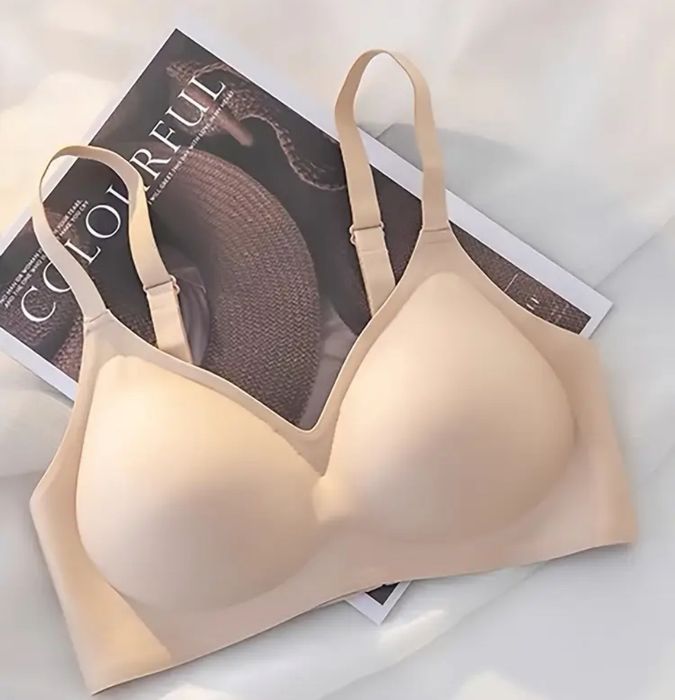 Бюстгалтер безшовний з пуш-апом розмір 85-90С тілесного кольору