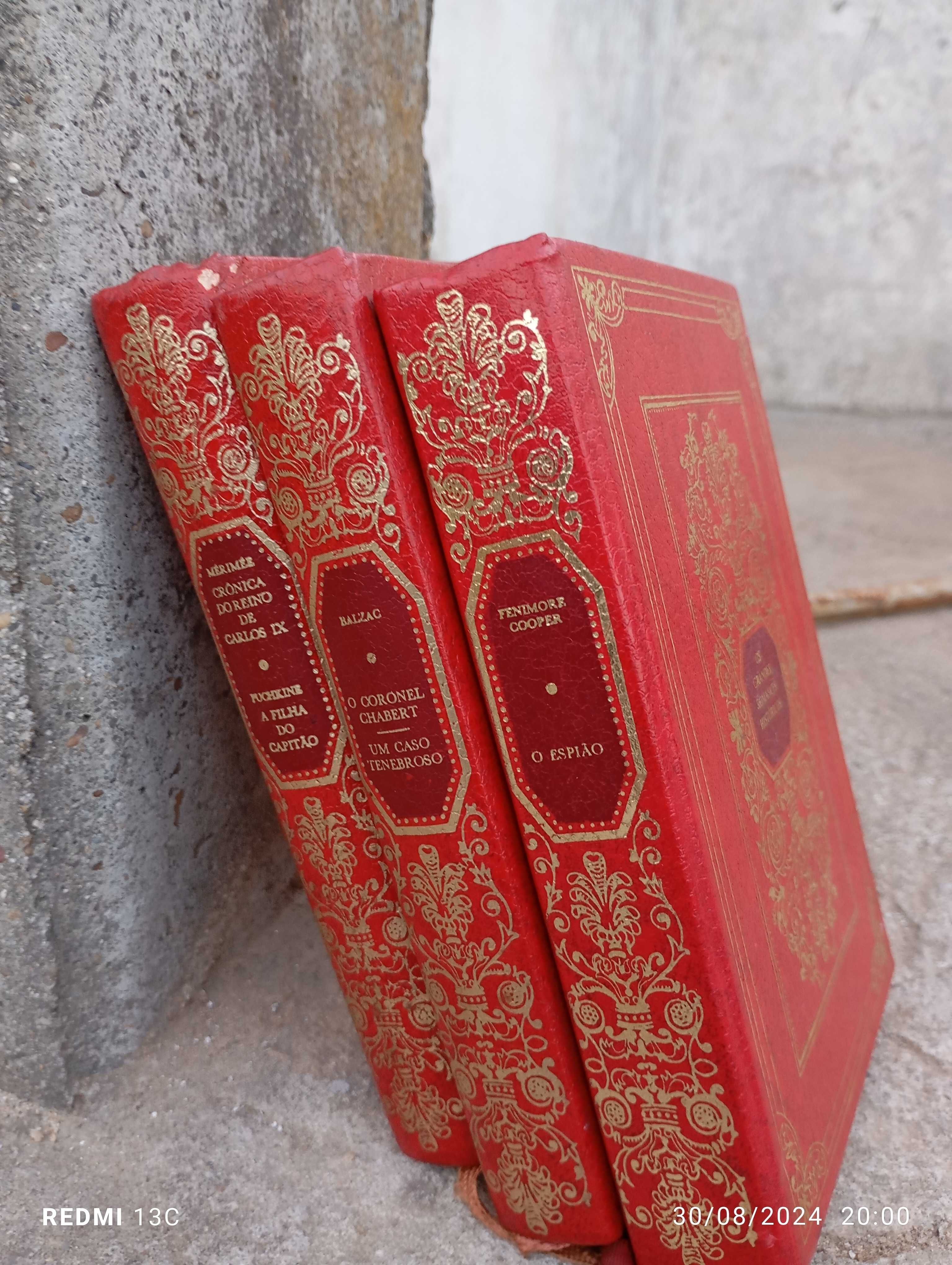 Coleções de livros antigos