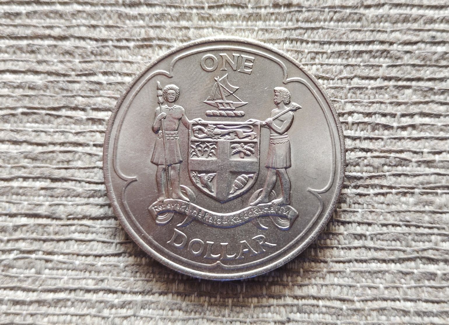 Гібралтар 1 крона 1967, Зеландія 1 долар 1972, Фіджі 1 долар 1969