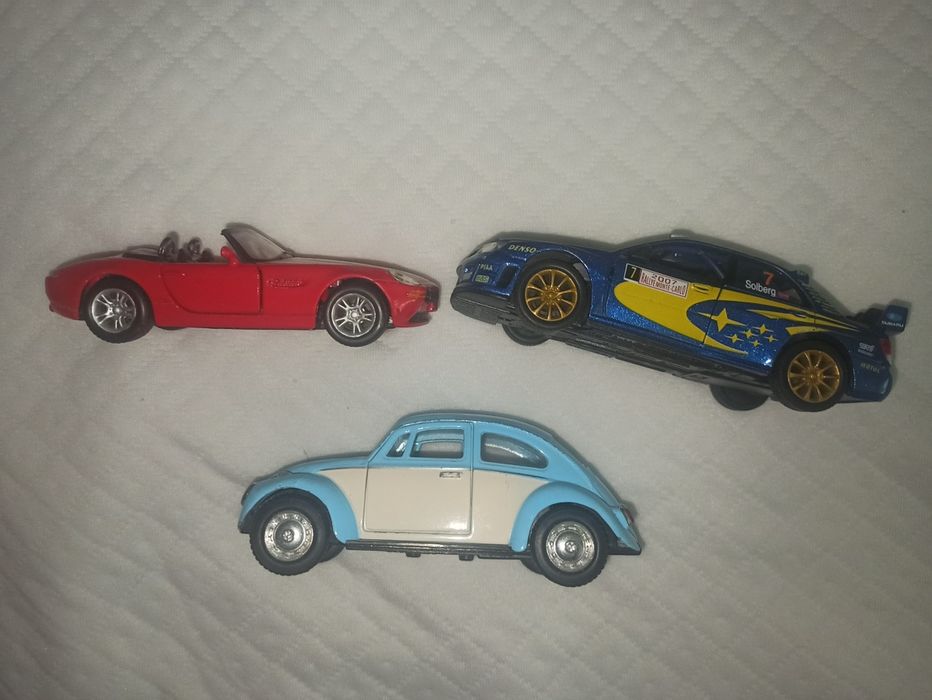 Машинки, іграшки, літаки дитячі