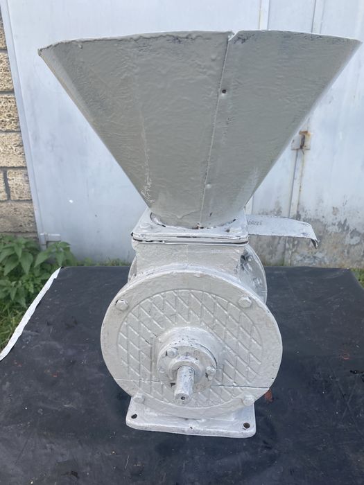 Зернодробілка,крупорушка