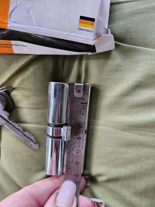 Циліндр замка для дверів