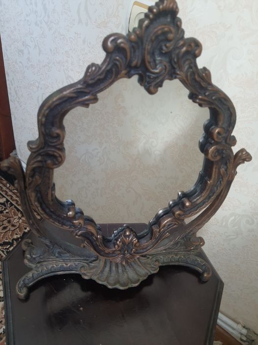 Винтажное зеркало настольное