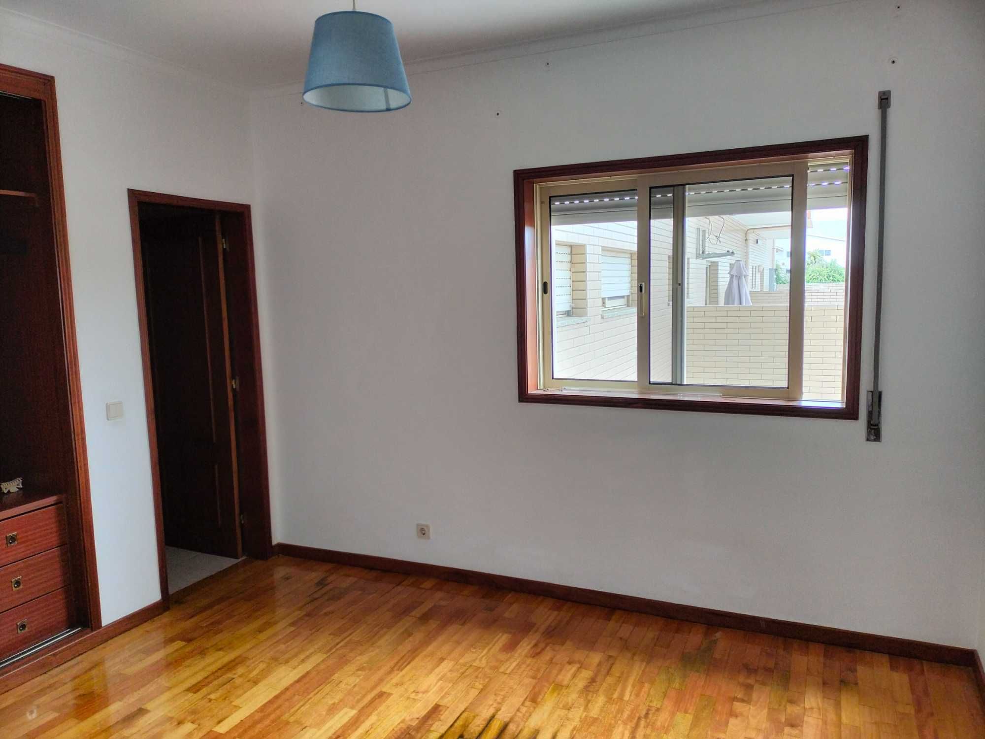 Arrenda-se Apartamento T2 em Lourosa
