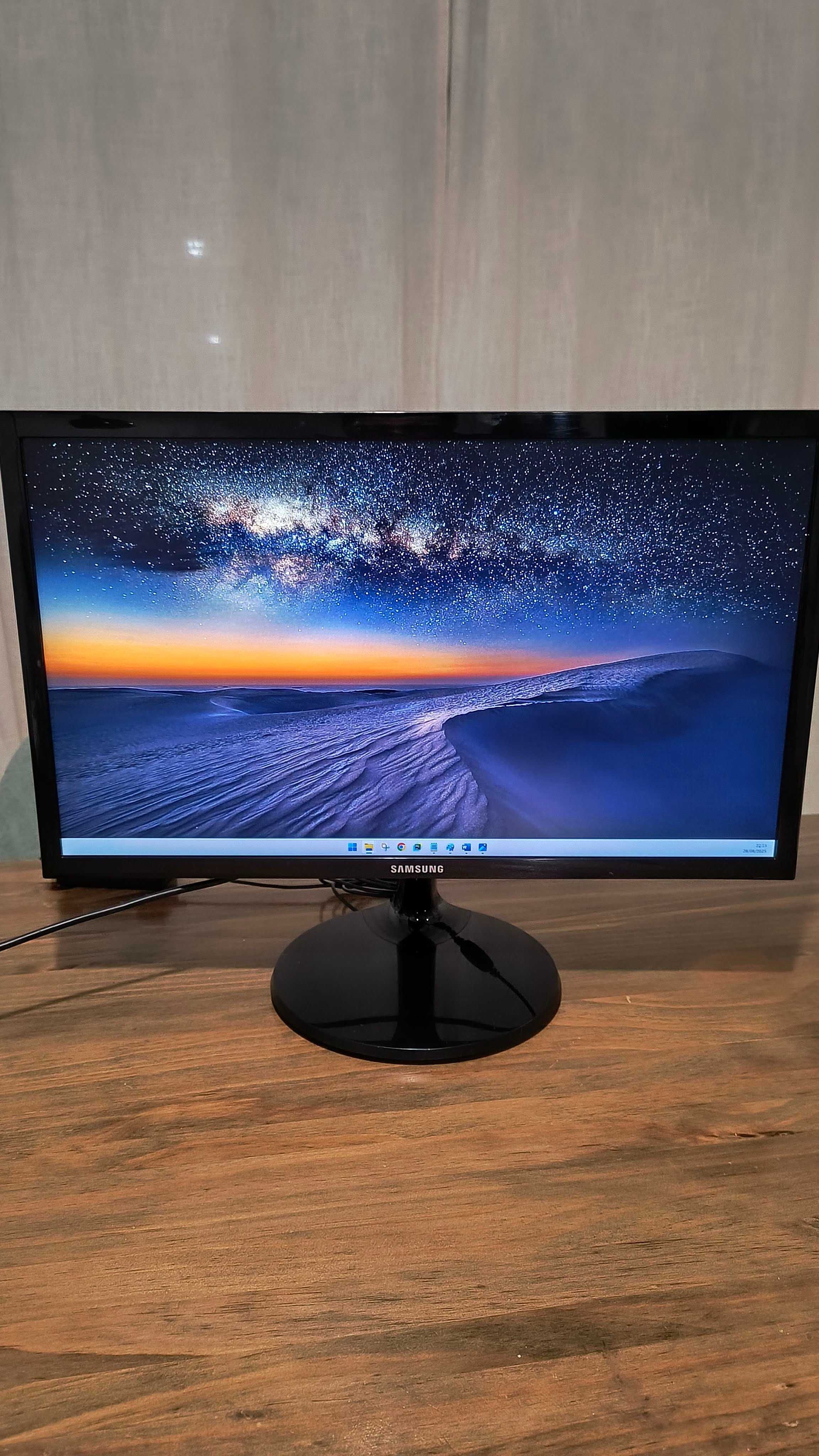 Monitor Samsung S22F350FHU 22" – Full HD – Usado em ótimo estado