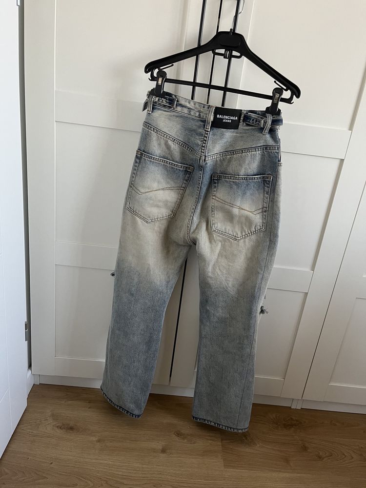 Джинсы Balenciaga Баленсиага S новые бойфренды