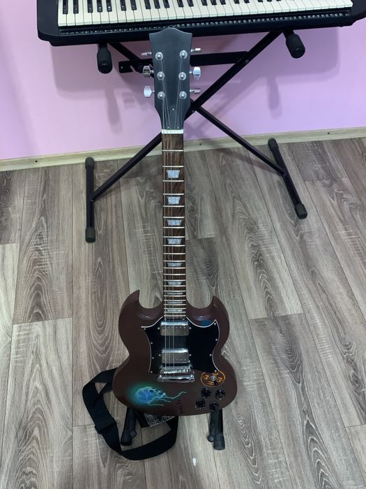 Електрогітара SG з Німеччини