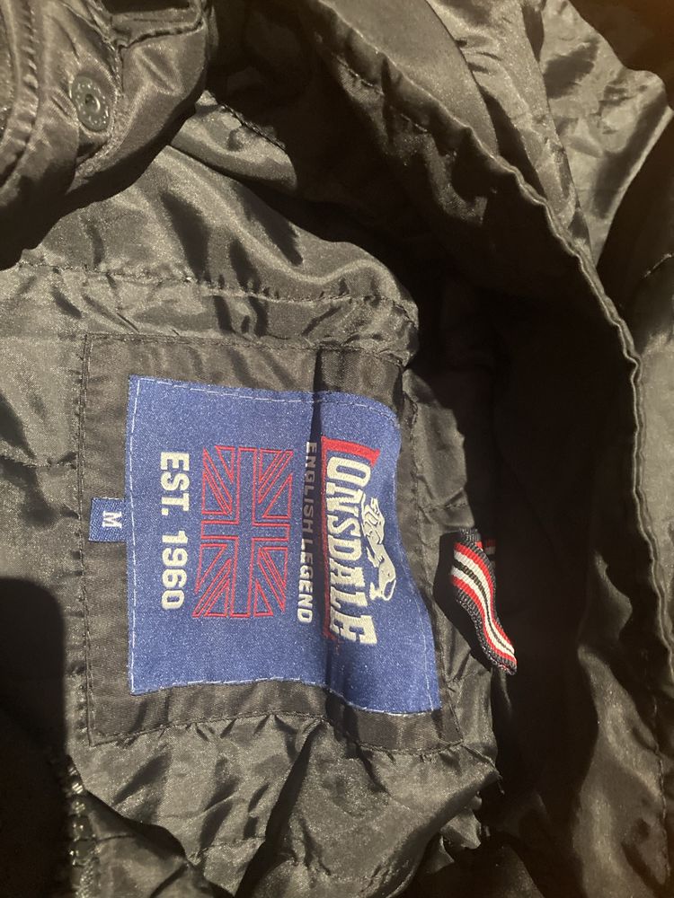 Casaco almofadado marca Lonsdale