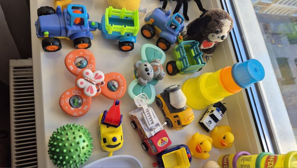 Лот іграшок, ціна за все