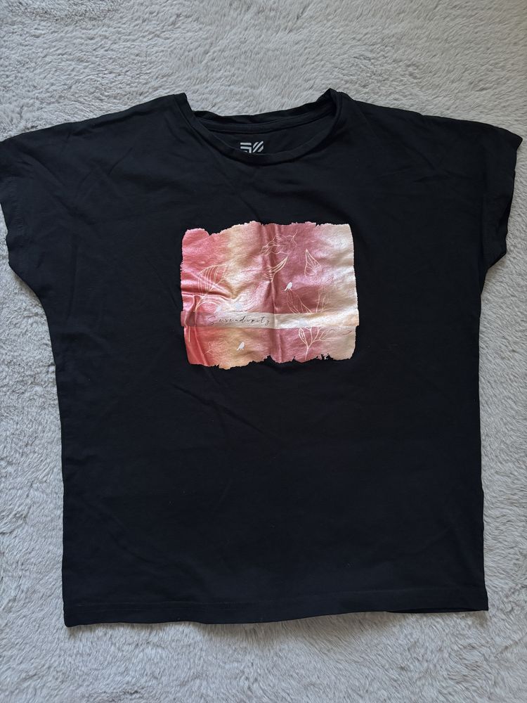 czarny T-shirt z nadrukiem M