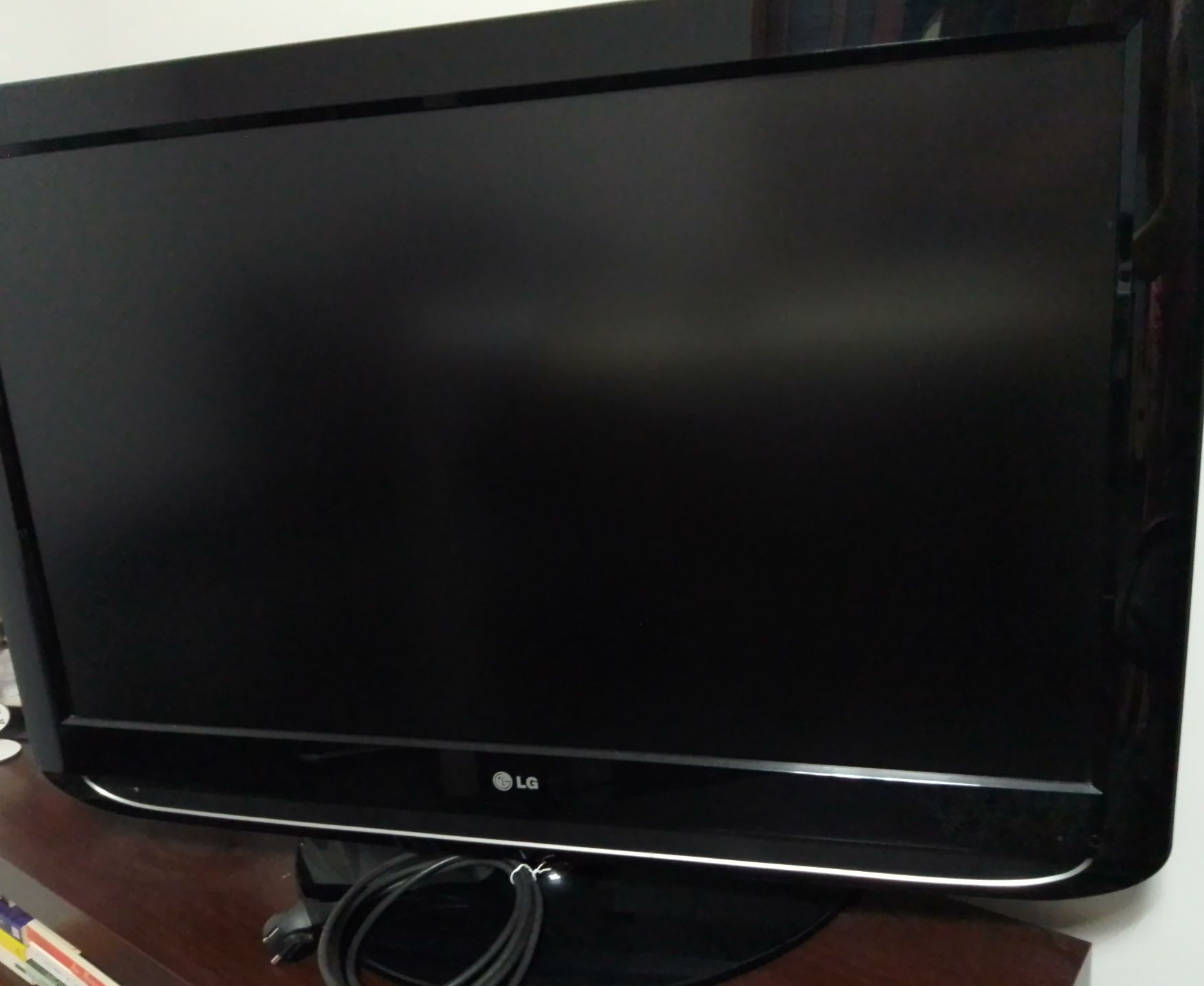 TV LG 37LT76  (luz ecrã avariada) - para reparar ou para peças