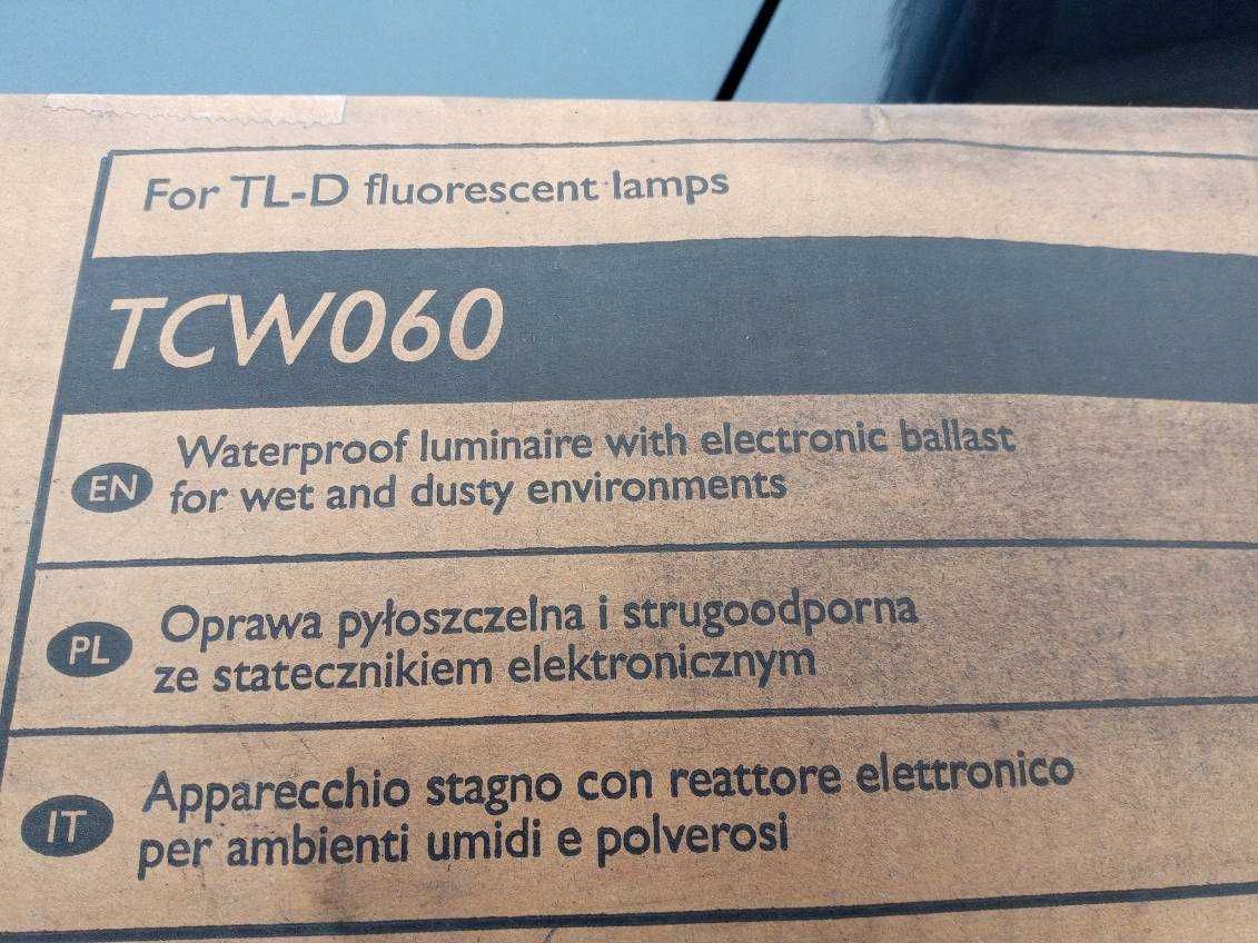 Lampa Philips tcw 060 pyłoszczelna i bryzgoszczelna.