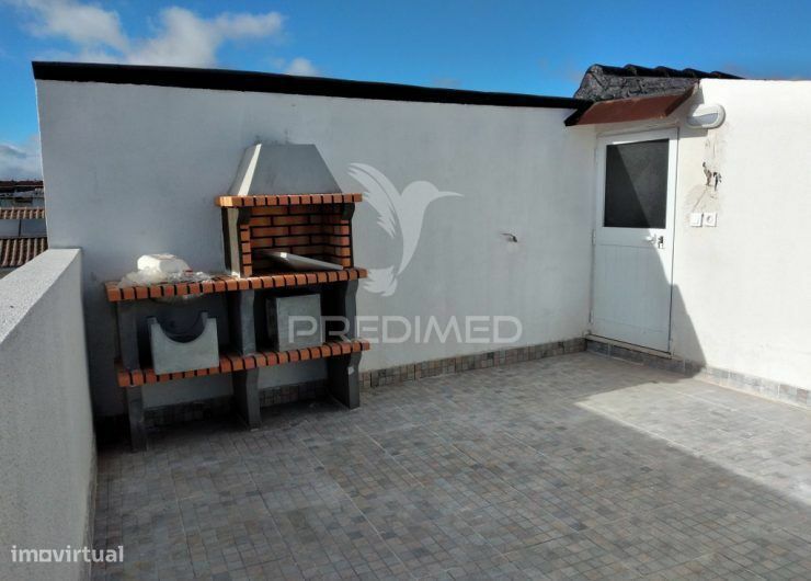 Moradia T3 + 3 com um otimo  terraço