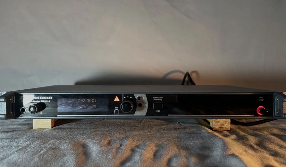 Sennheiser EM 3731.  Single Receiver ( Shure )