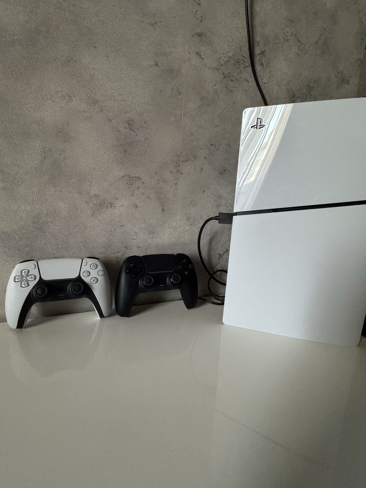 Продам Playstation 5 slim digital edition