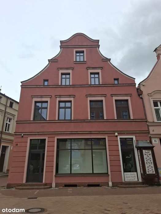 Gustowna kamienica handlowo-usługowa w sercu Chojnic.  Zainwestuj!