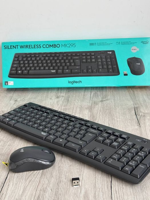 Комплект (клавіатура, миша) Logitech MK295 Wireless Combo Black NL