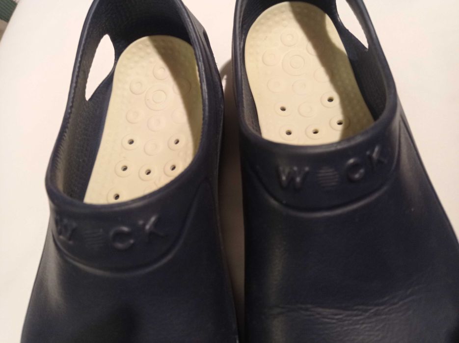 Sapatos WOCK tamanho 42