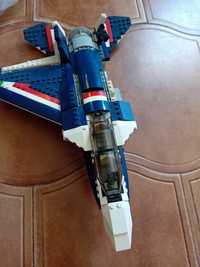 LEGO Jet 40 cm - algumas partes caíram, devido à deslocalização, mas p