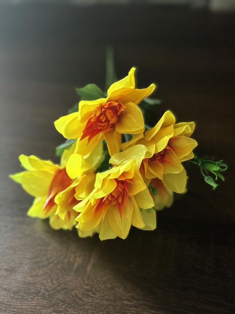 Bukiet sztuzcnych kwiatów żółte 48tknkw