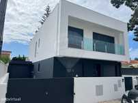 Moradia T4 para venda
