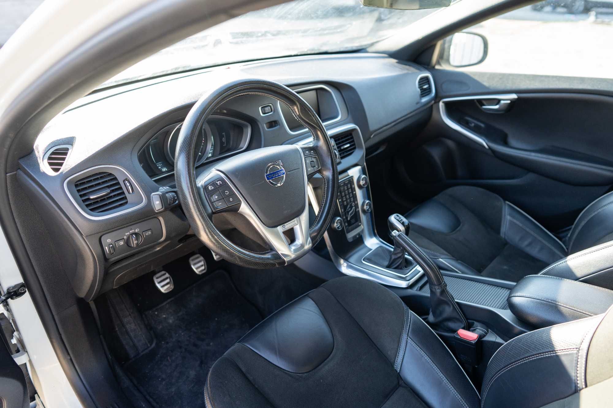 VOLVO V40 2.0 D2 120KM R-DESIGN * xenon * alcantara * navi * felgi 18
