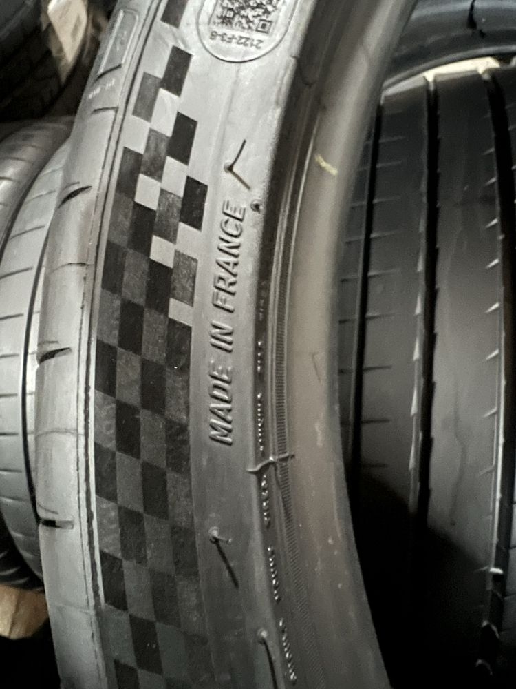 255/35/19 R19 Michelin Pilot Sport 4S * 4шт