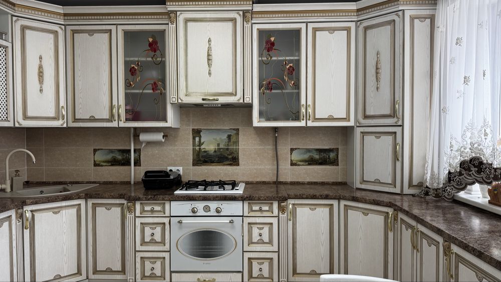 Кухня з мдф, довжина 5,20, плита термомтійка та вологостійка