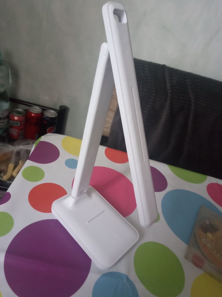 Lampka pokojowa uszkodzona