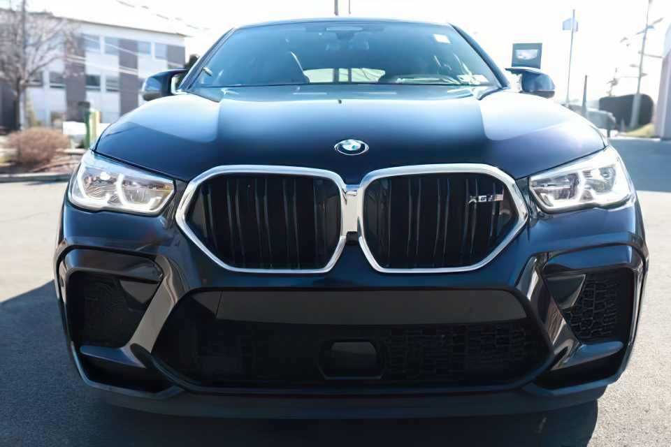 2021  BMW   X6 M