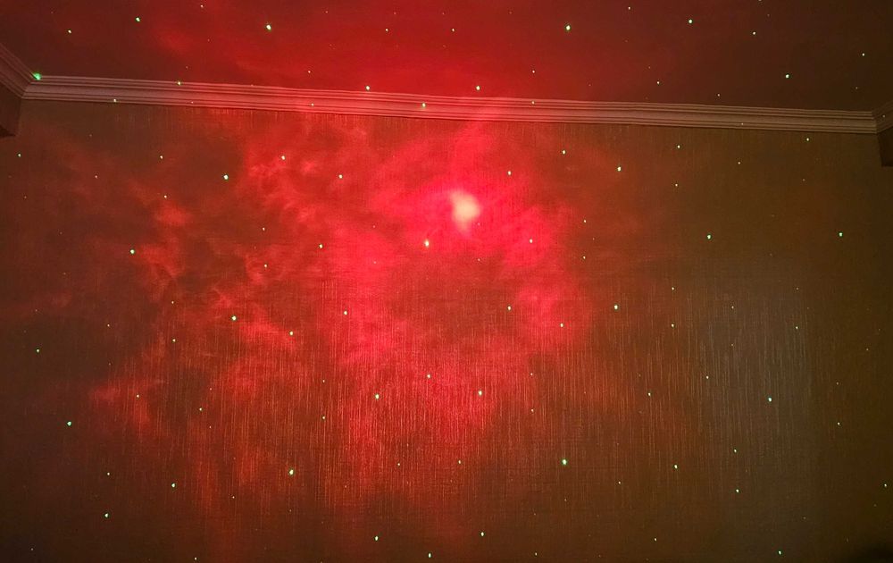 Нічник-проектор чорний Астронавт - Зоряне небо