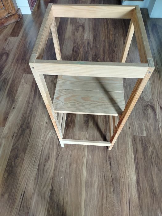 Helpkitchen Helper pomocnik stojak dla dziecka.