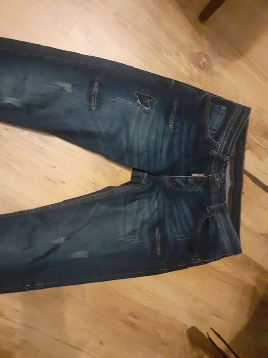 Dżinsy dsquared2 przetarcia hit