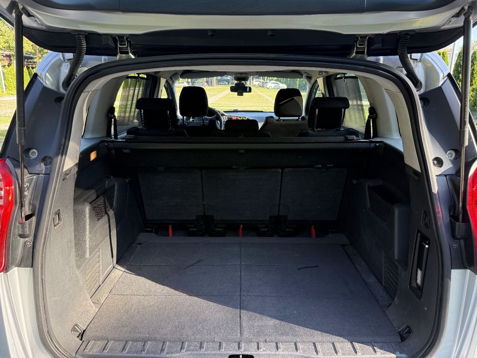 Продам Peugeot 5008 1.6 hdi 2010 дизель
