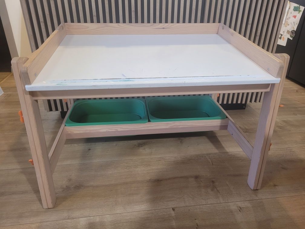 Biurko dla dziecka drewniane Flisat Ikea z pojemnikami