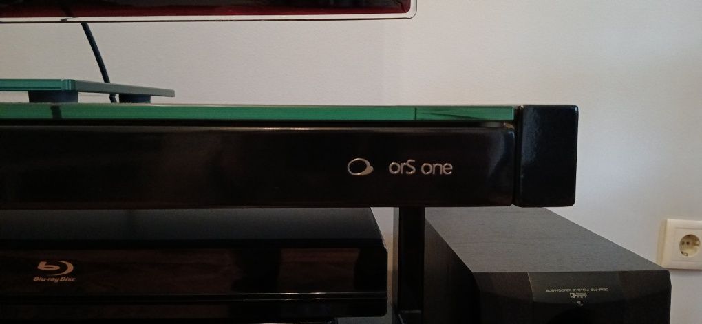 Móvel de TV em muito bom estado. Marca Ors one El Corte Ingles.