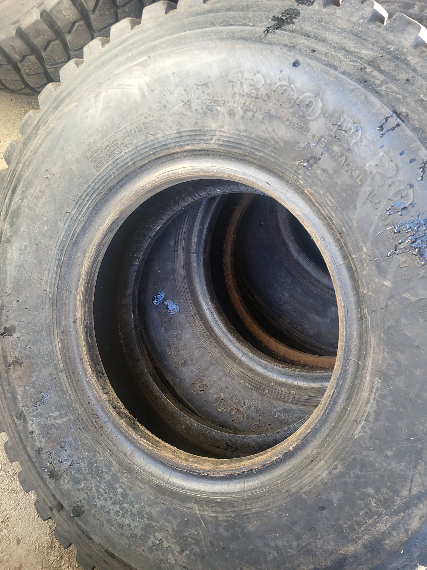 Колеса шини 12 00 20 pirelli зіл 131