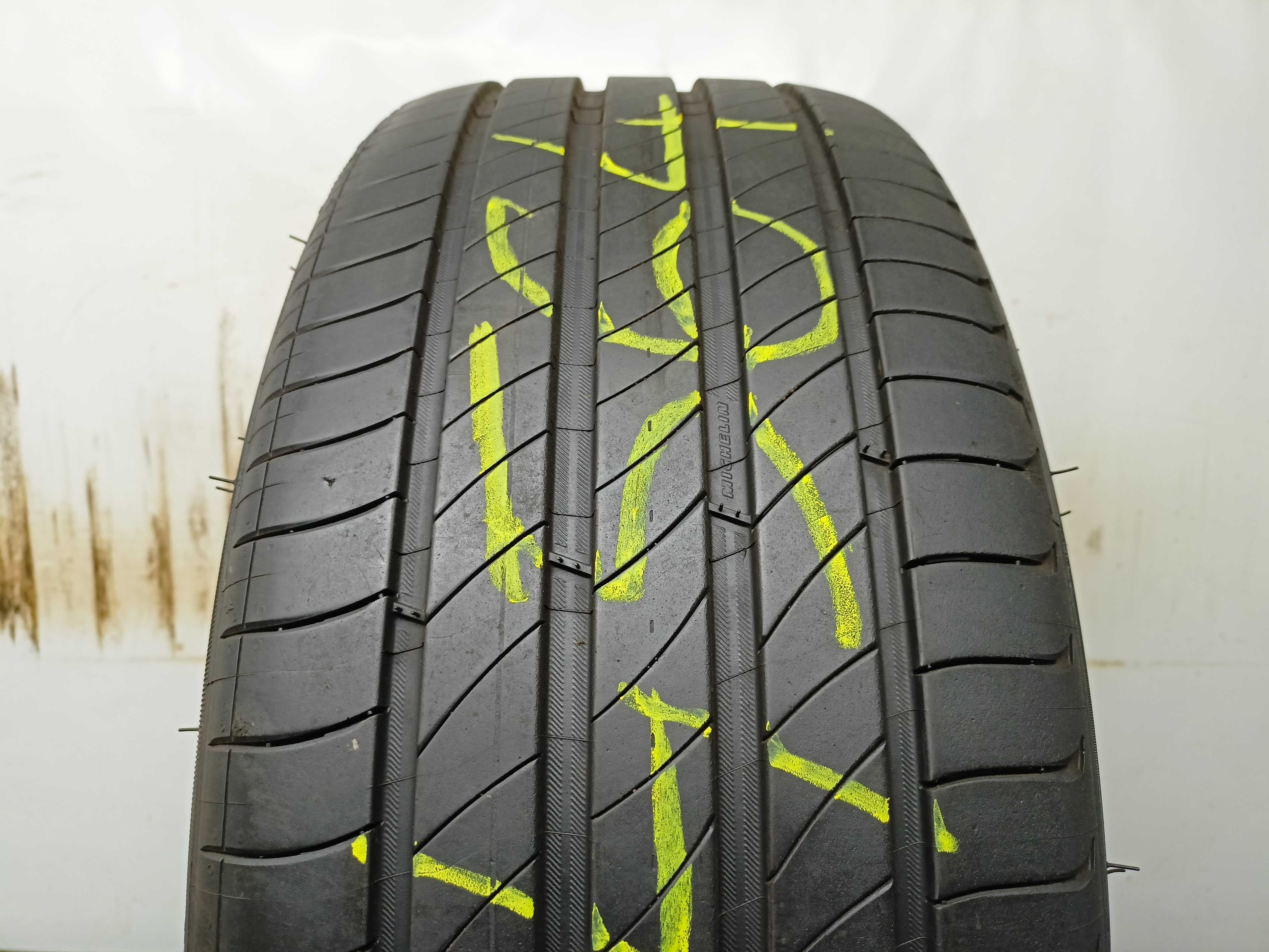 Michelin E-Primacy 235/45/18 2023r. 98V 6,4mm (4564)Opona