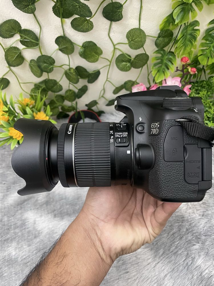Canon Eos 70D WiFi/ecrã tactile com lente 18-55mm