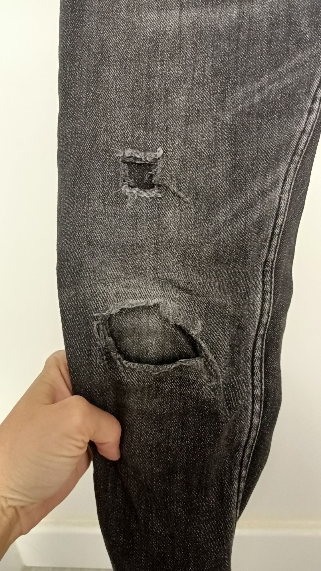 Spodnie jeans dla chłopca Zara 134