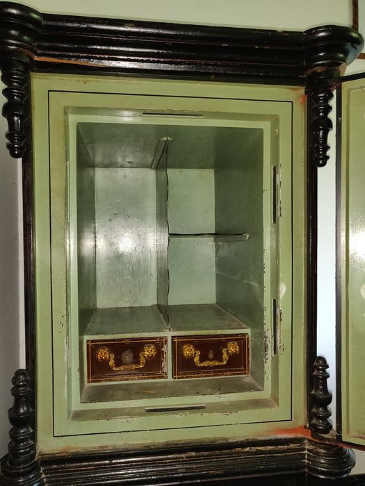 Cofre de 33-37 premiado medalha de ouro