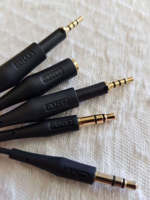 Headphones AKG K450 Over-the-Ear Premium Foldable Mini Ear-Cup c/ Bols