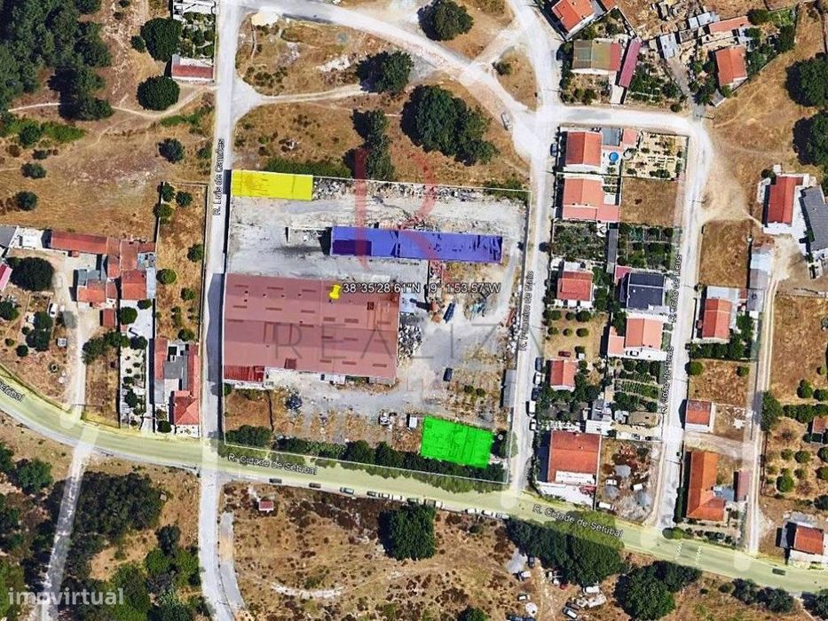 Terreno com armazém em Coina - Barreiro
