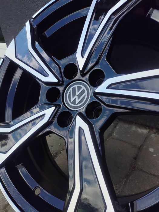 Fabrycznie nowe alufelgi felgi 17 5x100 Seat VW taigo Tiguan T-Roc