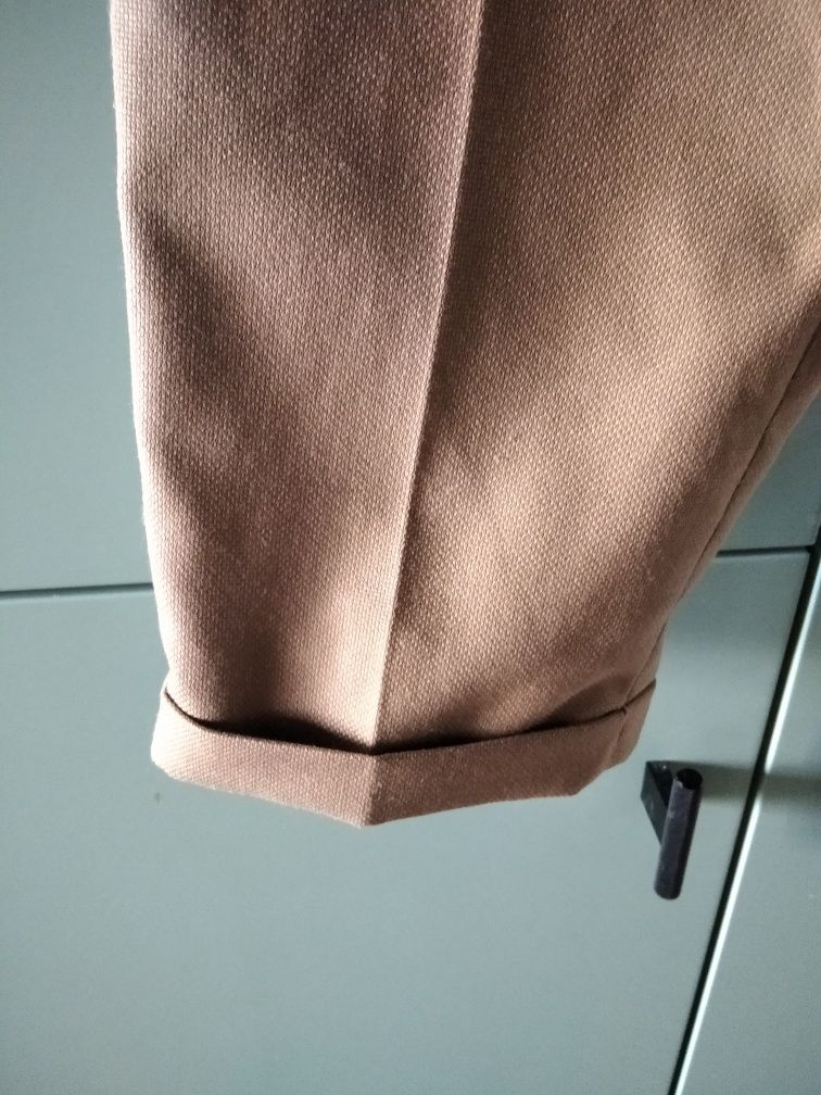 Spodnie Zara beżowe kant eleganckie 36