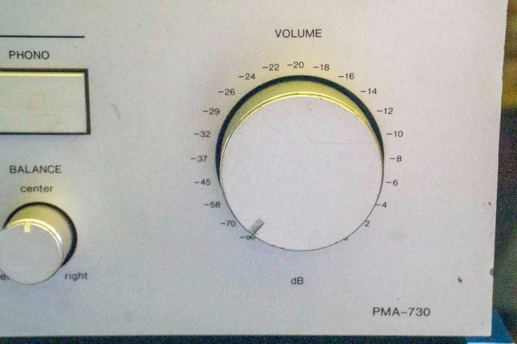 Denon PMA-730- wzmacniacz stereo.