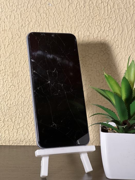 Продам Tecno Spark 8C 128GB