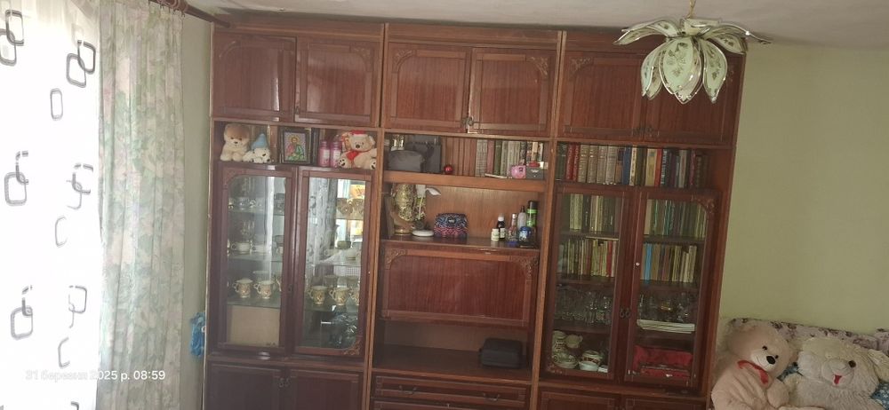 Стінка велика і вмістка.